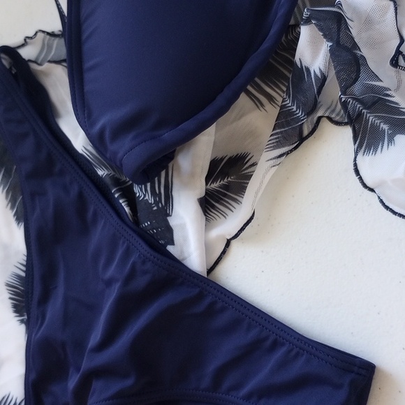 Leaf Print Three-Piece Bikini Set - Picture 5 of 13